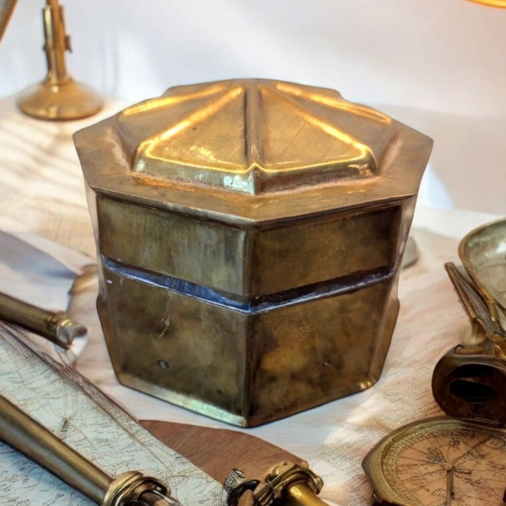 Vintage/Antique Small Brass/Metal Trinket Box